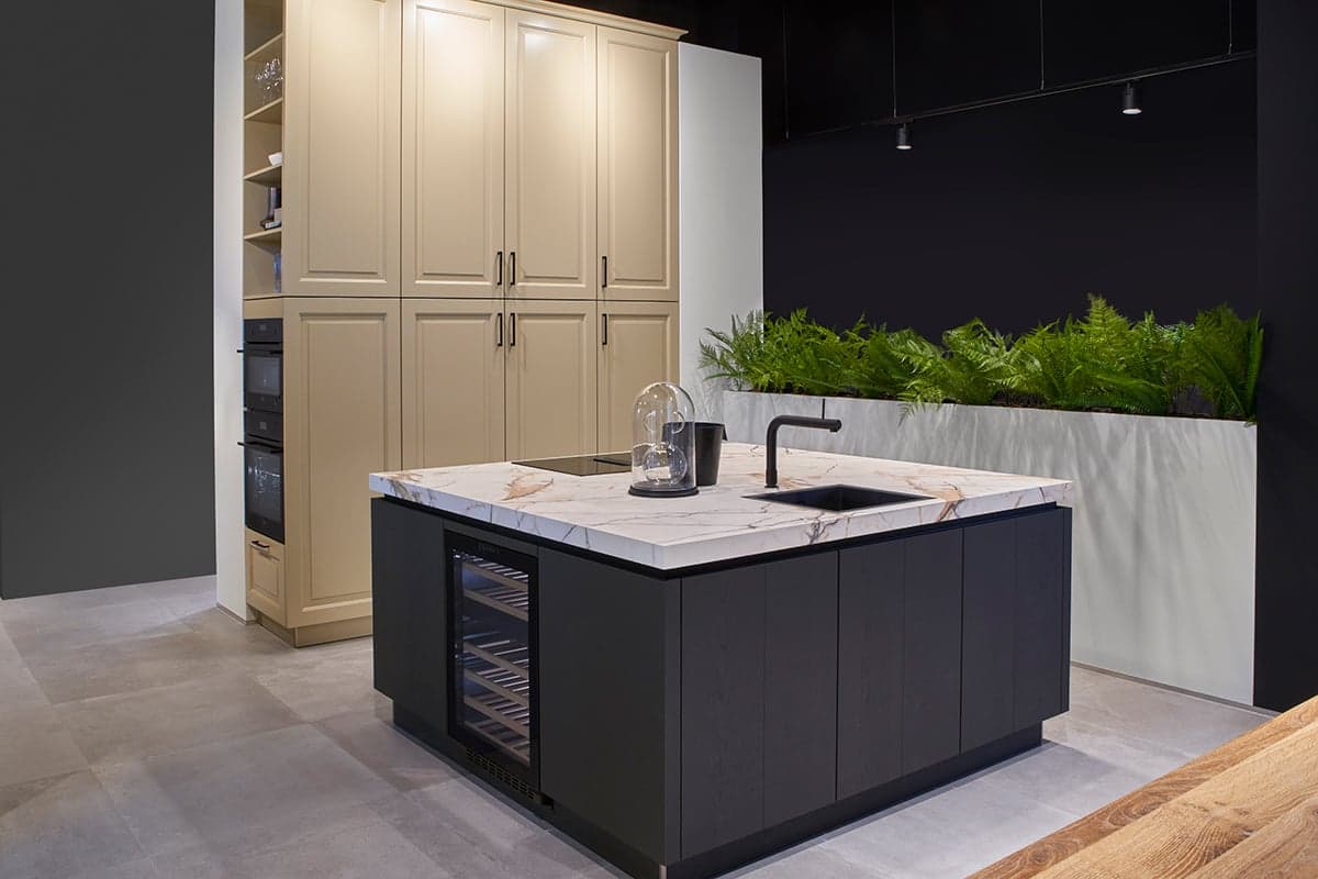 Tulp-Kleibeits-moderne-eilandkeuken